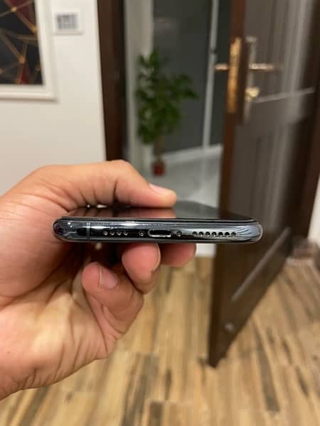 iphone 11 pro max 256GB PTA approved waterpack with box and charger 5