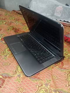laptop dell ,4gp ram or 1000strong ia