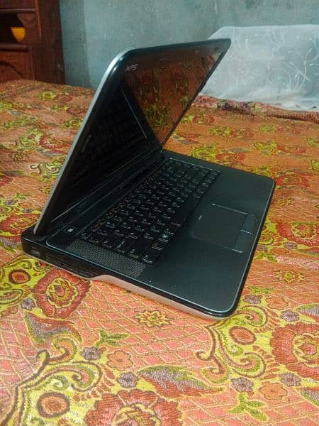 laptop dell ,4gp ram or 1000strong ia 1