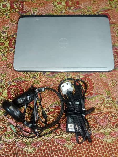 laptop dell ,4gp ram or 1000strong ia 2