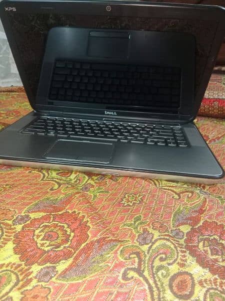 laptop dell ,4gp ram or 1000strong ia 3