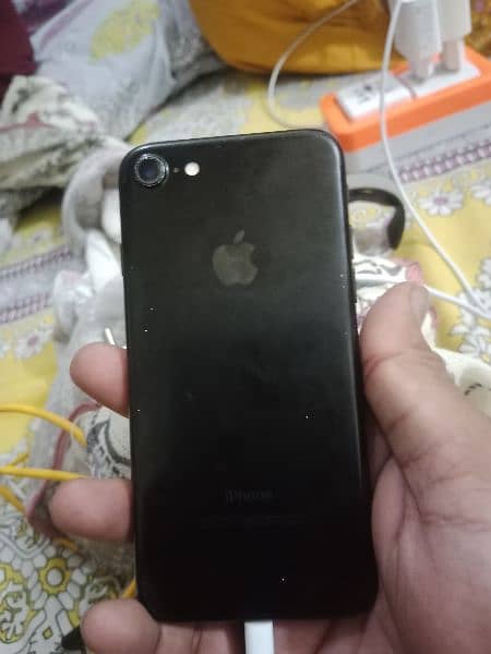 iPhone 7 128gb PTA approved. . 3