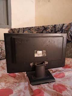 acer 22 inch lcd condition 10 by 8 hai for sale price 8000
