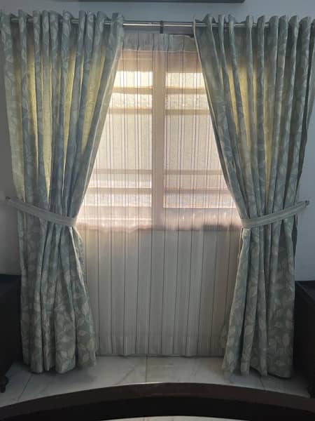 Curtains of different color and design 5
