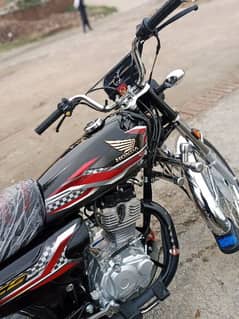 Honda 125 23/24 model one handed used bike condition 10/10