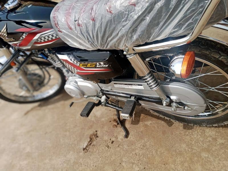 Honda 125 23/24 model one handed used bike condition 10/10 2