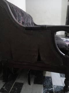 2 SEATER SOFA FOR SELL 0