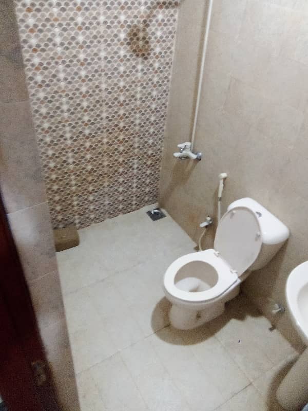 SEMI FURNISHED PORTION FOR SALE IN PECHS BLOCK 2 14