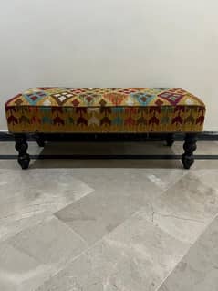 Good as New Traditional sitting bench for sale