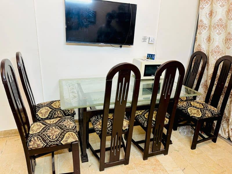 dinning table with 6 chairs 4