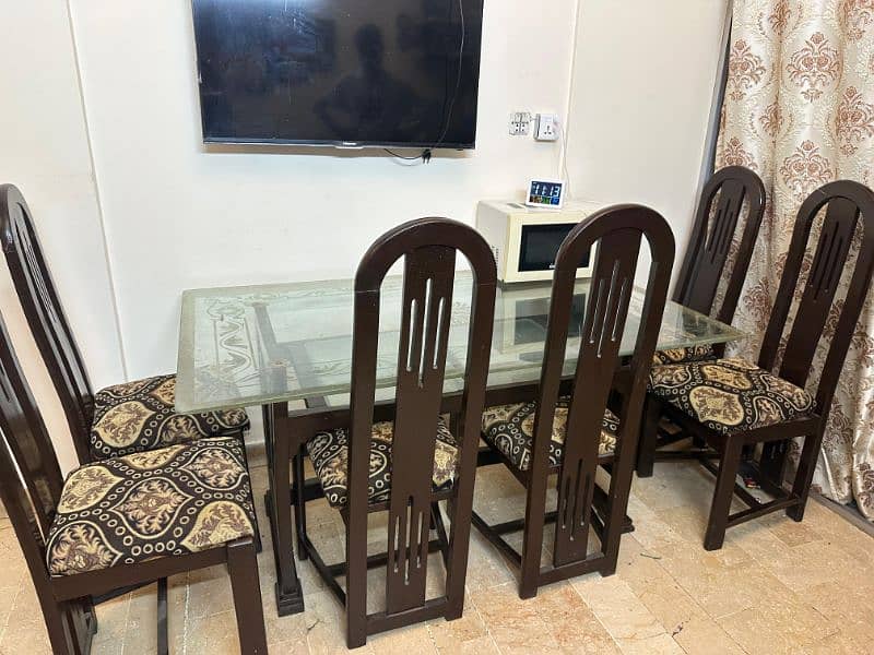 dinning table with 6 chairs 10