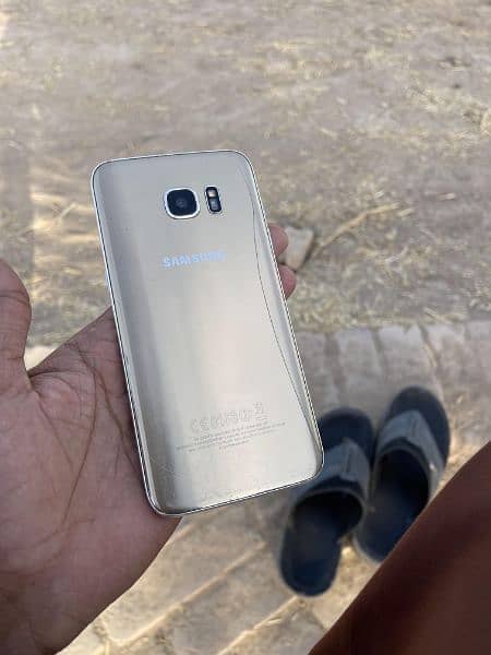 Samsung Galaxy S7 edge 4/32 3
