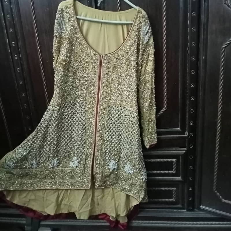 Heavy bridal dress for sale 3