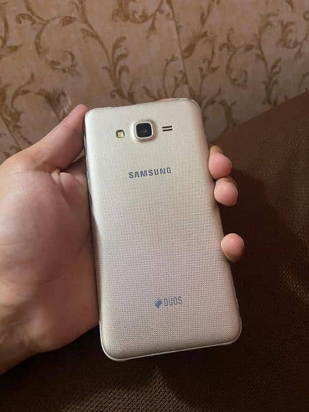 Samsung Galaxy G7 Core 1