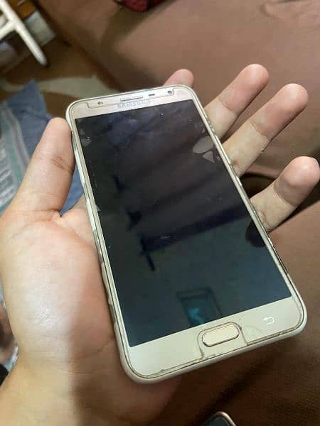 Samsung Galaxy G7 Core 3