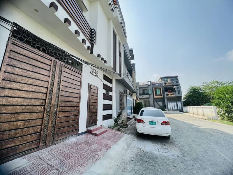 6 Marla Used House For Sale In Sabz Ali Khan Town. 1