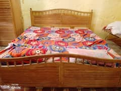 king bed and 3peace almari 0
