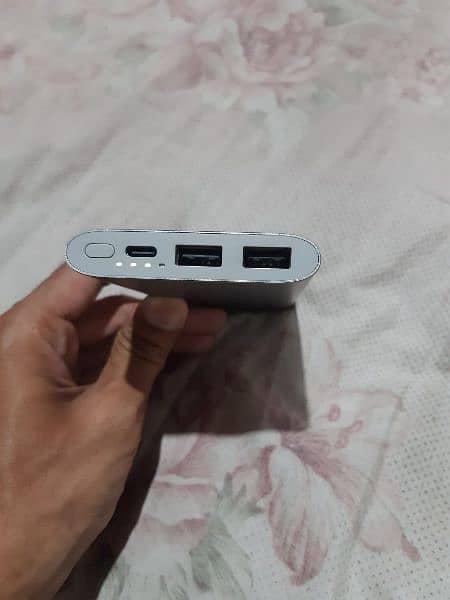 10000 mah power bank 0