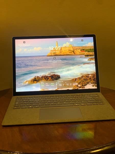 Surface laptop 3 i5 10th gen 16gb/256gb xps spectre yoga 1