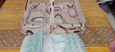 baby bed with bister set and 4 pillows 0