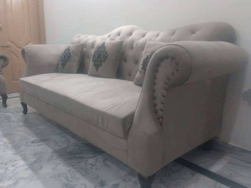 Slightly used 7 sofa with table 3