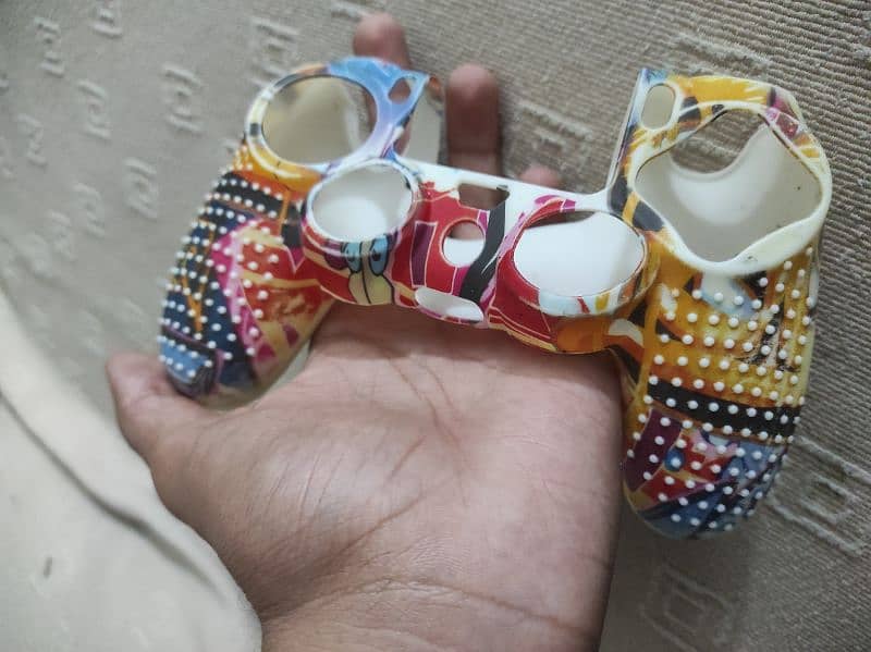 PS4 4 controllers skin 2
