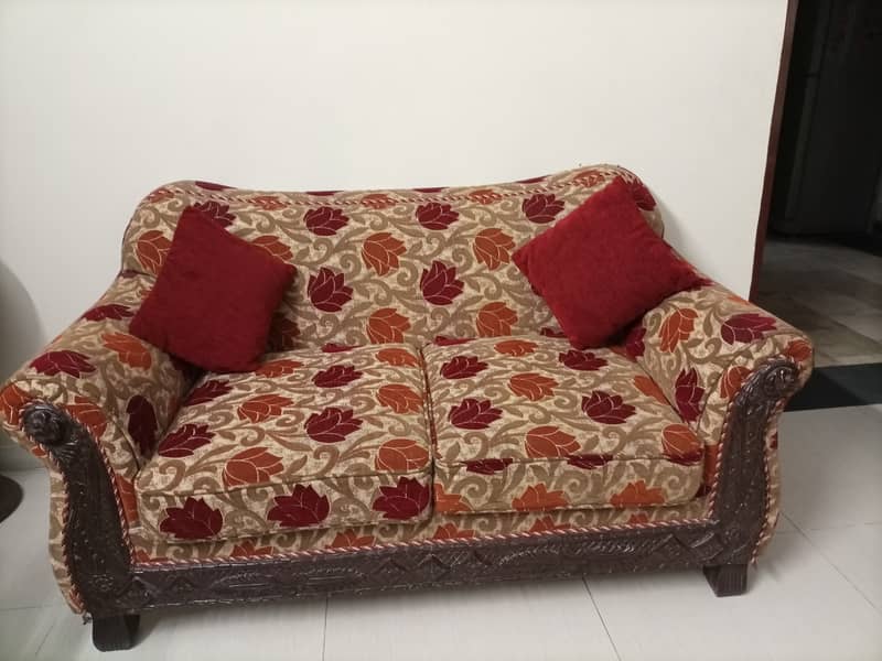 Royal 7 seater Jacquard sofa set with matching cushions 1