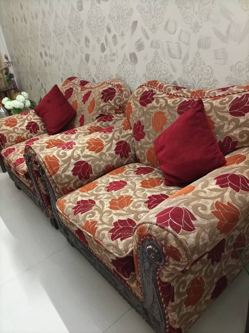 Royal 7 seater Jacquard sofa set with matching cushions 2