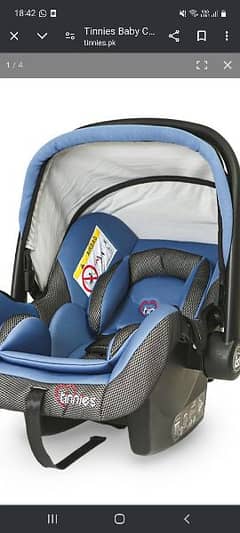 Car seat plus Carry cot available for Sale