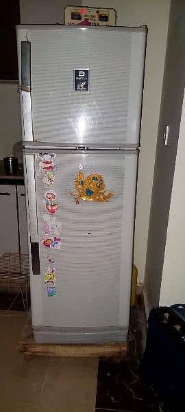 Dawlance refrigerator Small size 3