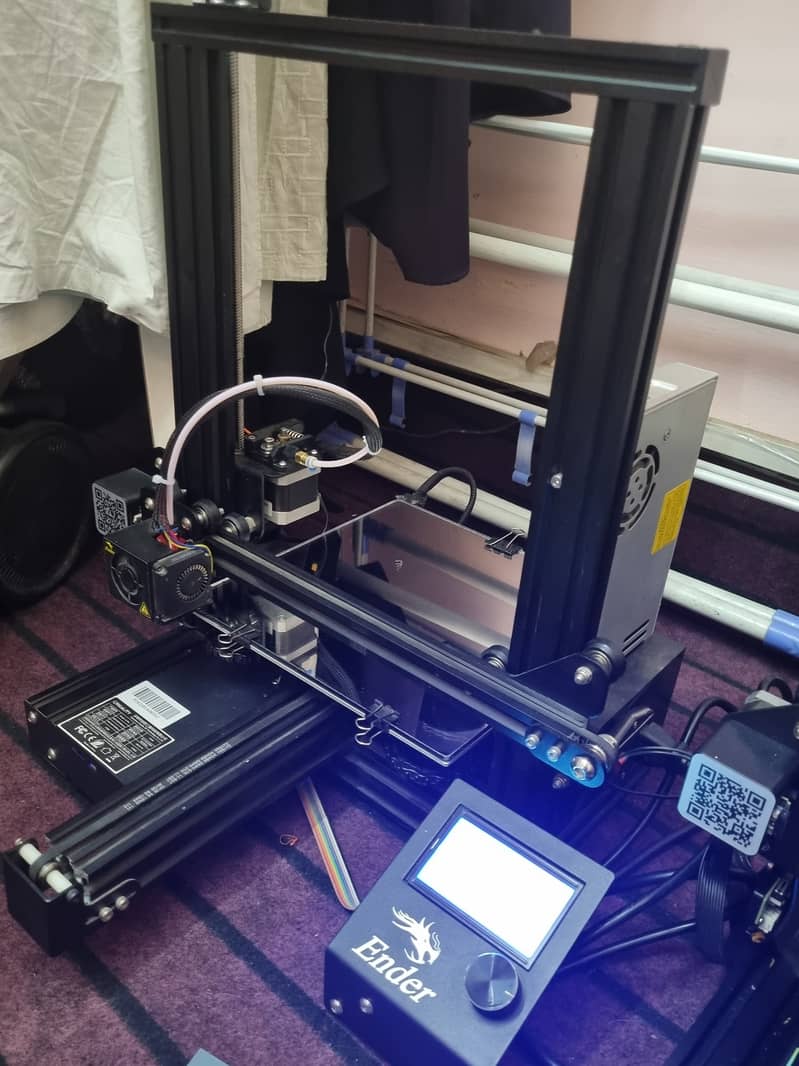 3d printer creality ender 3 pro and ender 3 v2 with boxes 10by10 2