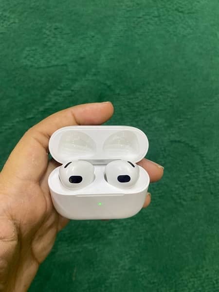 Apple Airpods (3rd Generation) with Magsafe Charging case. 2