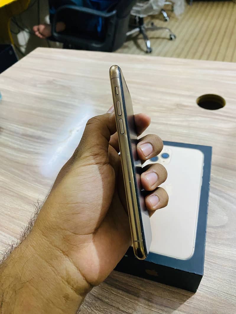 iphone 11pro 64gb non pta box 4