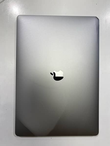 Macbook Pro 4GB Graphic Card (1TB SSD 16GB RAM) 3