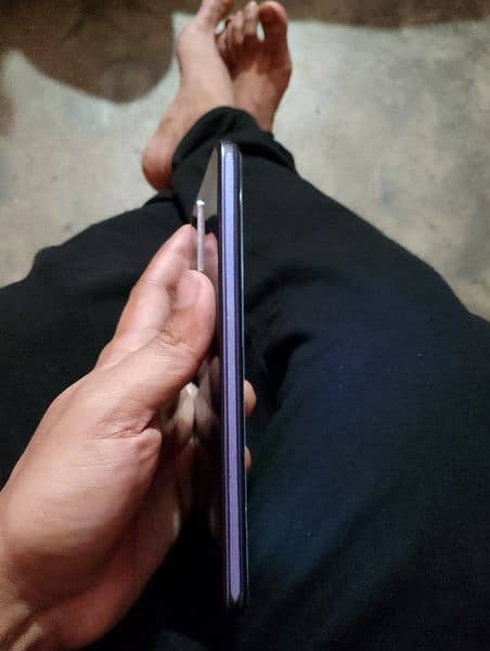 urgent sell vivo y21s 8 gb 256 gb mobile with box and charger. 3
