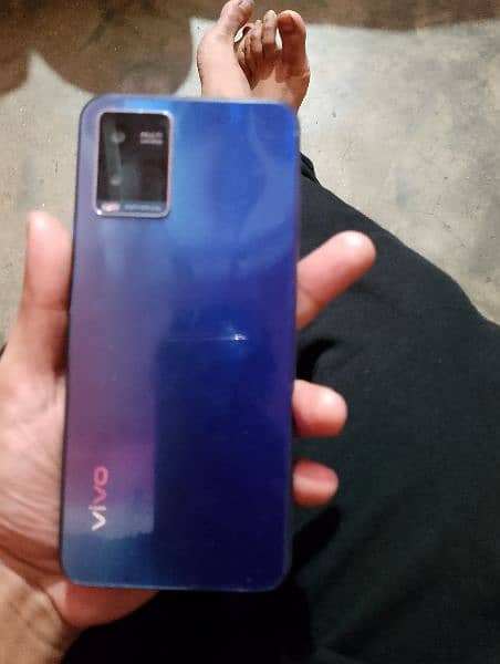 urgent sell vivo y21s 8 gb 256 gb mobile with box and charger. 6