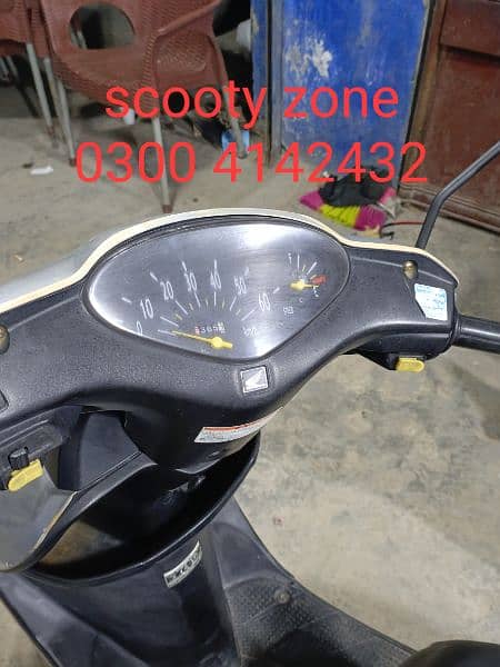49 cc japanese 4 stroke tri wheeler scooty contact at 03004142432 4