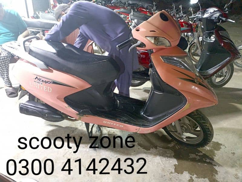 united scooty available contact at [ 03004142432] 6