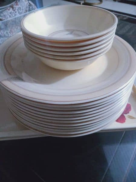 plastic and glass plates and bowls sets 4