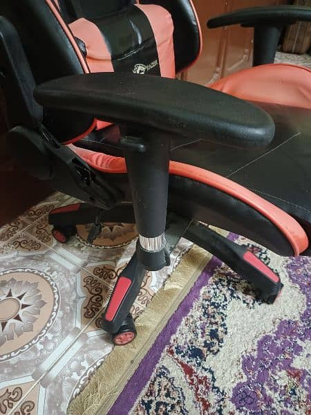 Razor imported gaming chair 2
