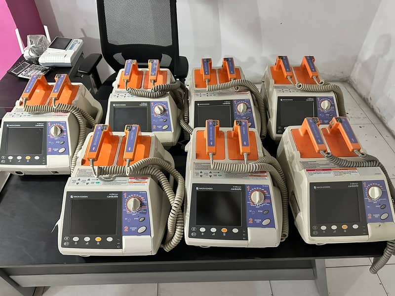Defibrillators -  Nihon Kohden, Philips, mindray 1