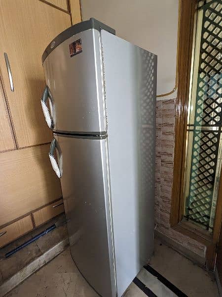 Whirlpool Refrigerator No frost 13 cubic ft 4