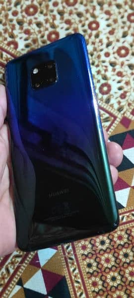 Hi guys iam seal my mobile phone Huawei mate 20pro 6gb ram and 128gb 11