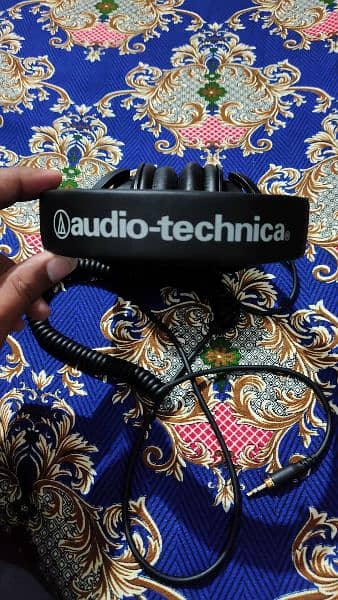Audio Technica Ath-M40x Studio Monitoring Headphones 1