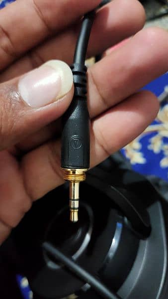 Audio Technica Ath-M40x Studio Monitoring Headphones 5