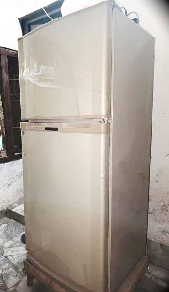Dawlance fridge with copper tubing 1