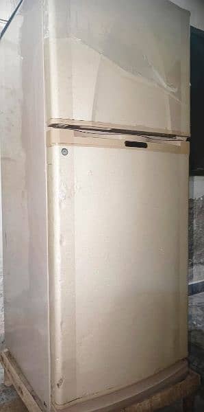 Dawlance fridge with copper tubing 3