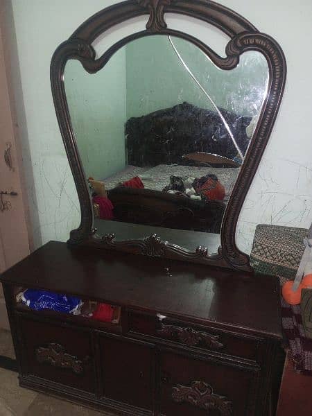 dressing table with same design two side tables 0