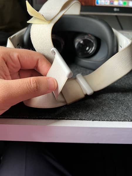 Meta Oculus Quest 2 - 128GB 7