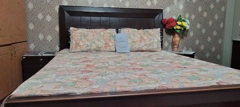 bed set side table with dressing 5